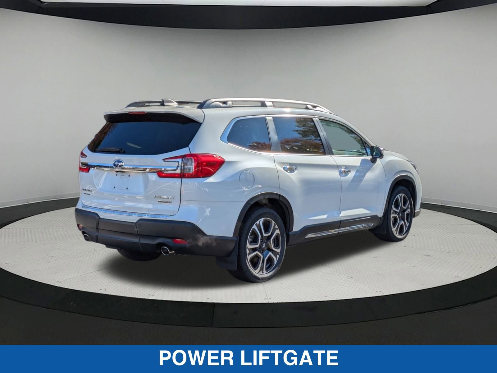 2023 Subaru Ascent Touring photo 3