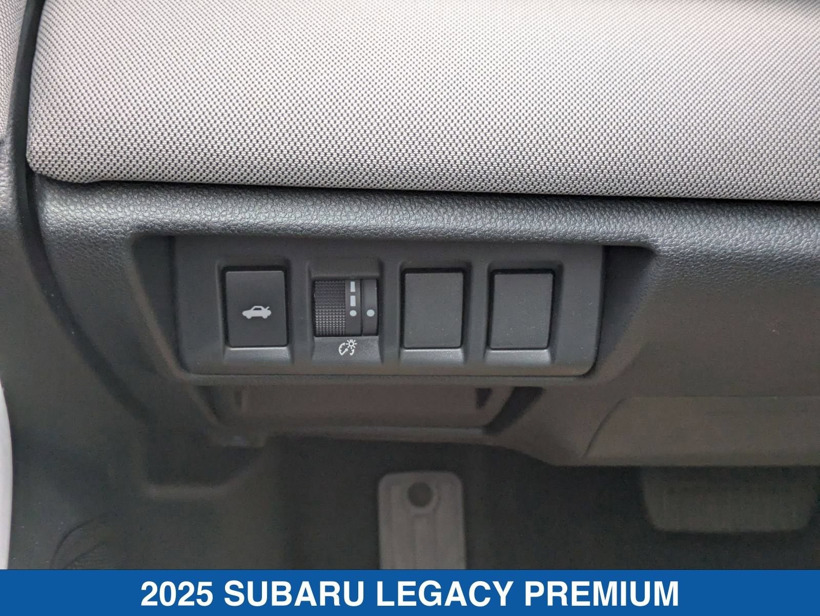 2025 Subaru Legacy Premium - Photo 17
