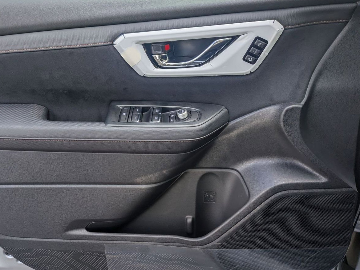 2025 Subaru Forester Touring - Photo 18