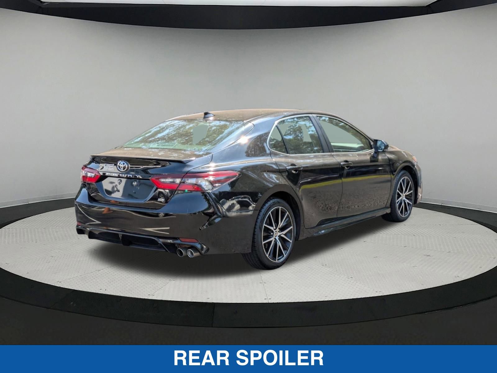 2023 Toyota Camry SE photo 3