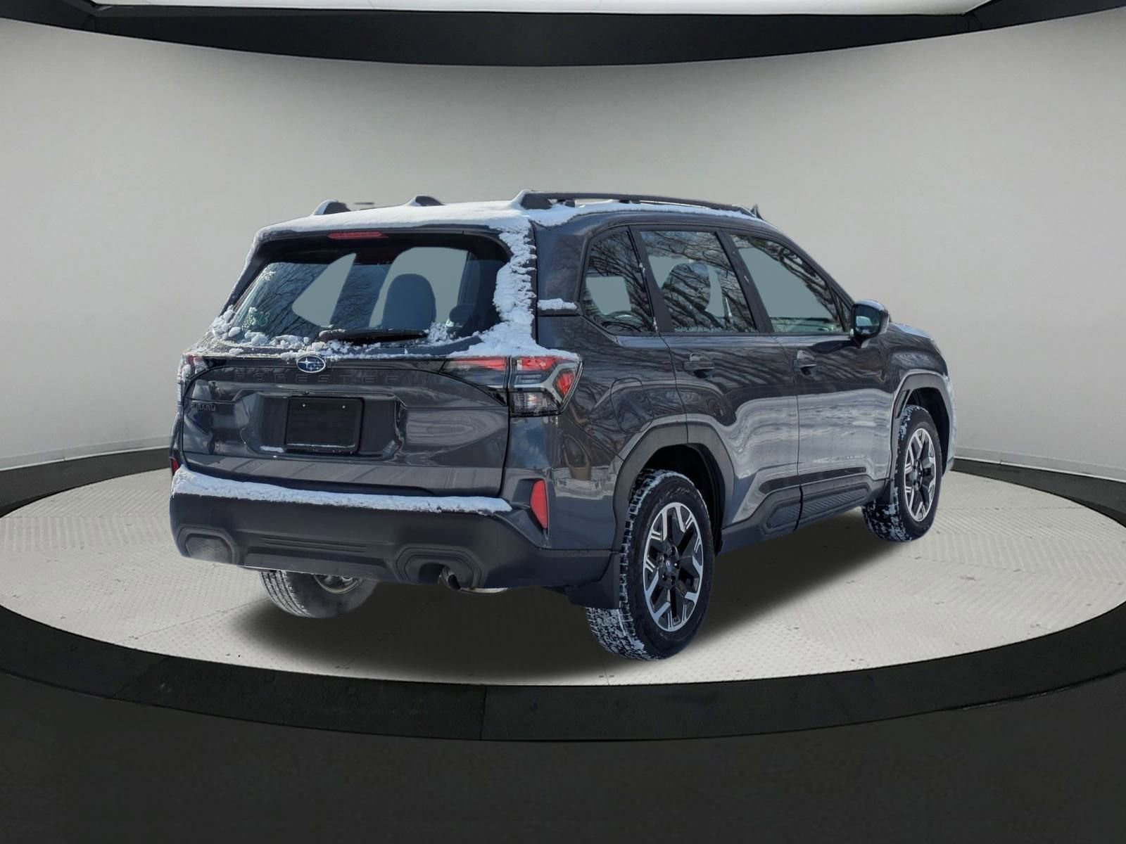 2025 Subaru Forester Base photo 3
