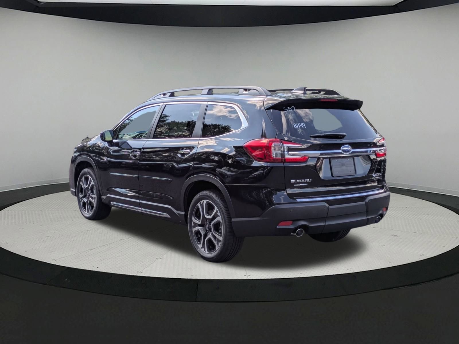2025 Subaru Ascent Touring photo 4