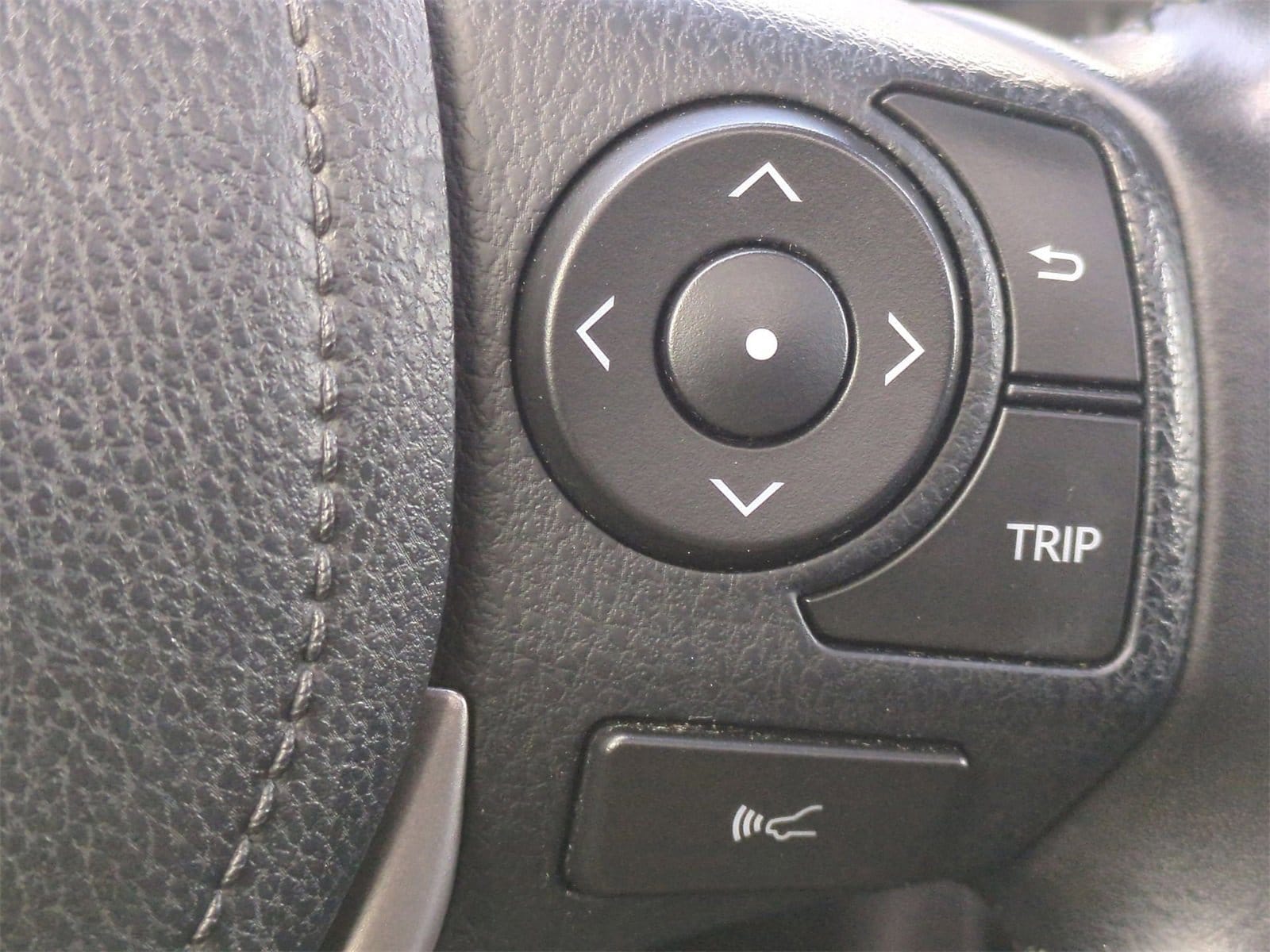 Thumbnail: 2017 Toyota RAV4 - 26