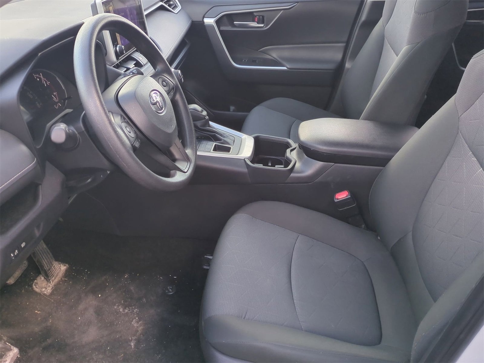 Thumbnail: 2025 Toyota RAV4 - 16