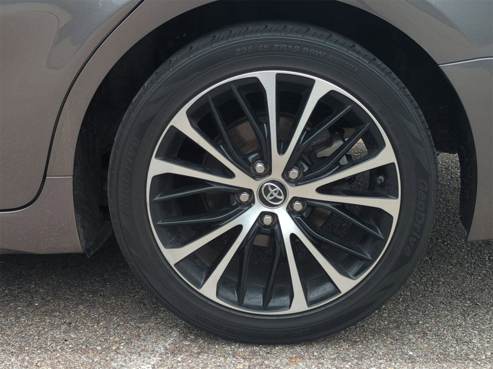 Thumbnail: 2019 Toyota Camry - 14