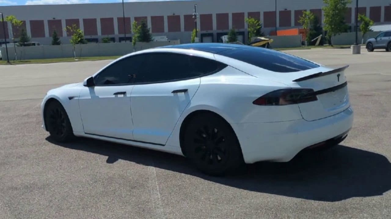 Thumbnail: 2016 Tesla Model S - 6