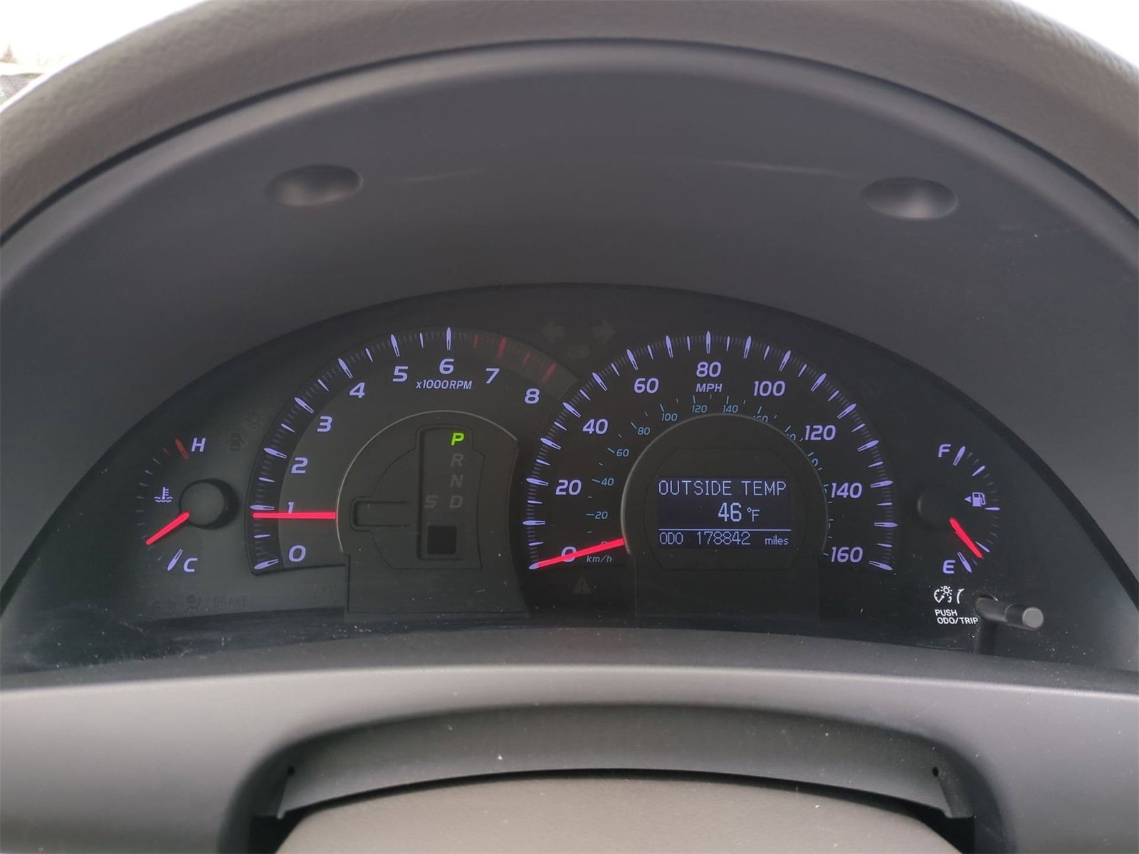2010 Toyota Camry XLE 34