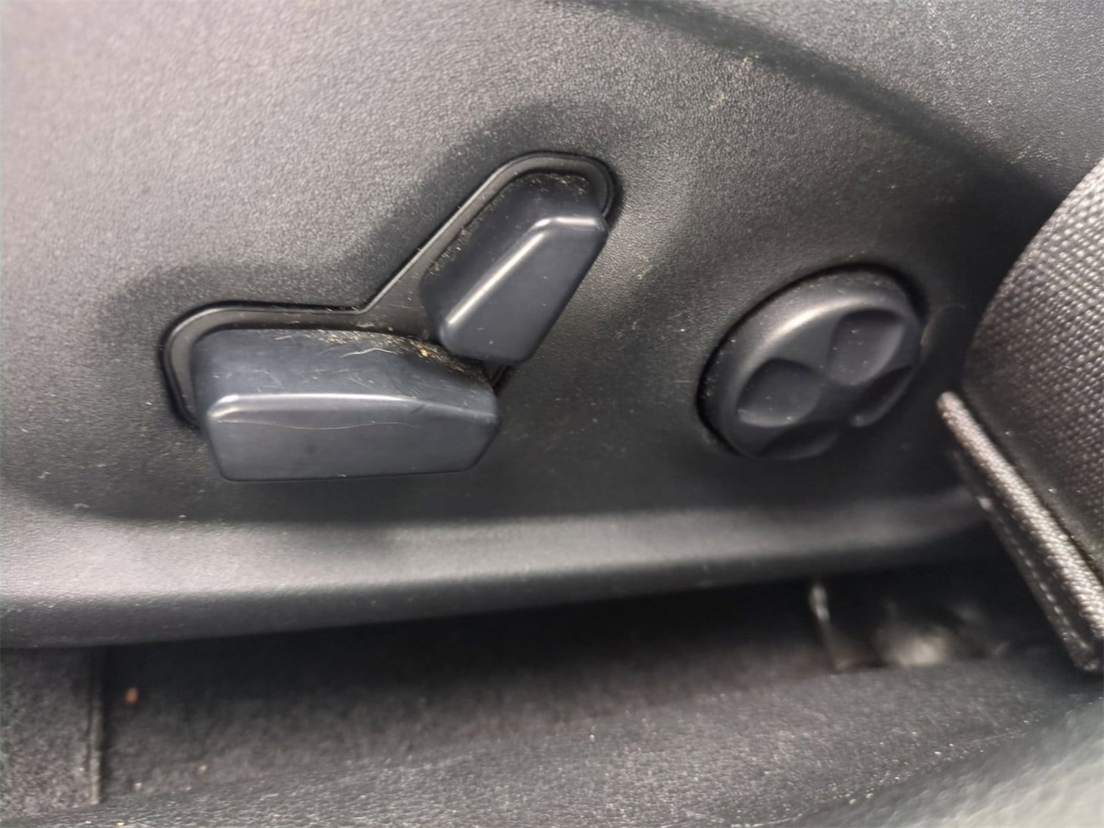 Thumbnail: 2020 Jeep Compass - 17