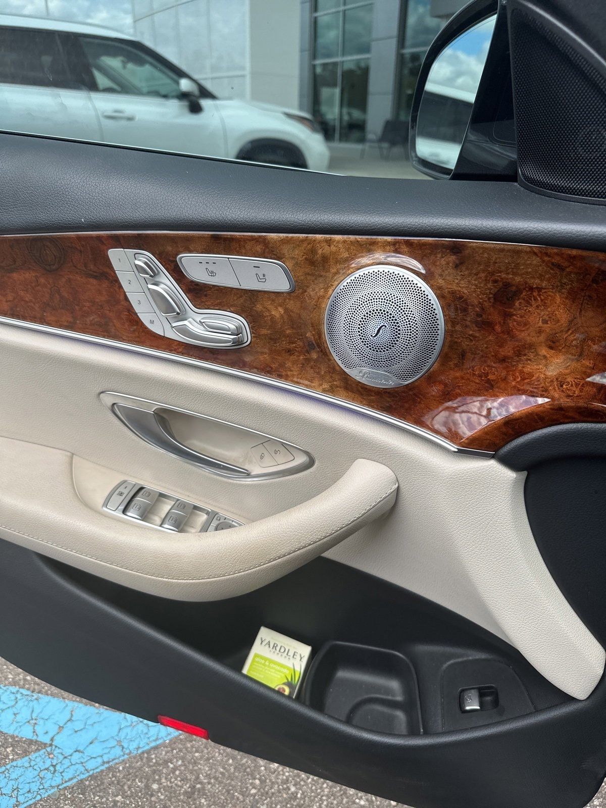 Thumbnail: 2020 Mercedes-Benz E-Class - 10