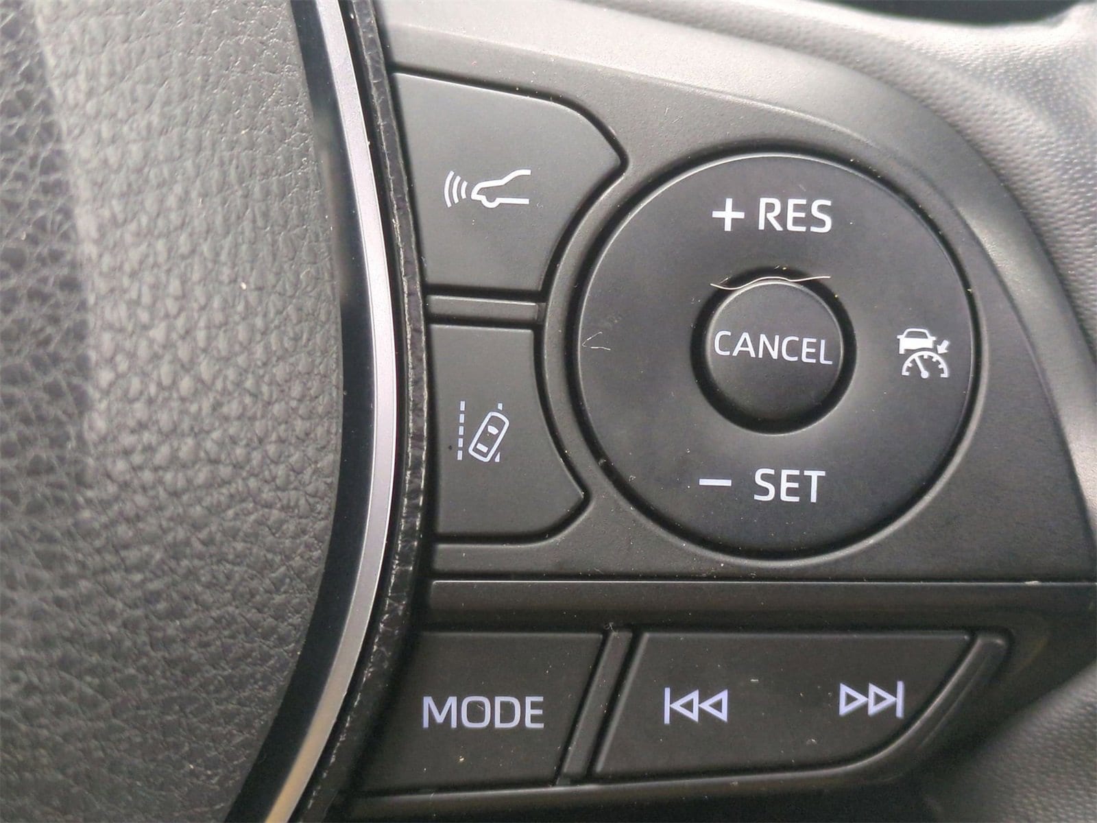 Thumbnail: 2020 Toyota RAV4 - 26