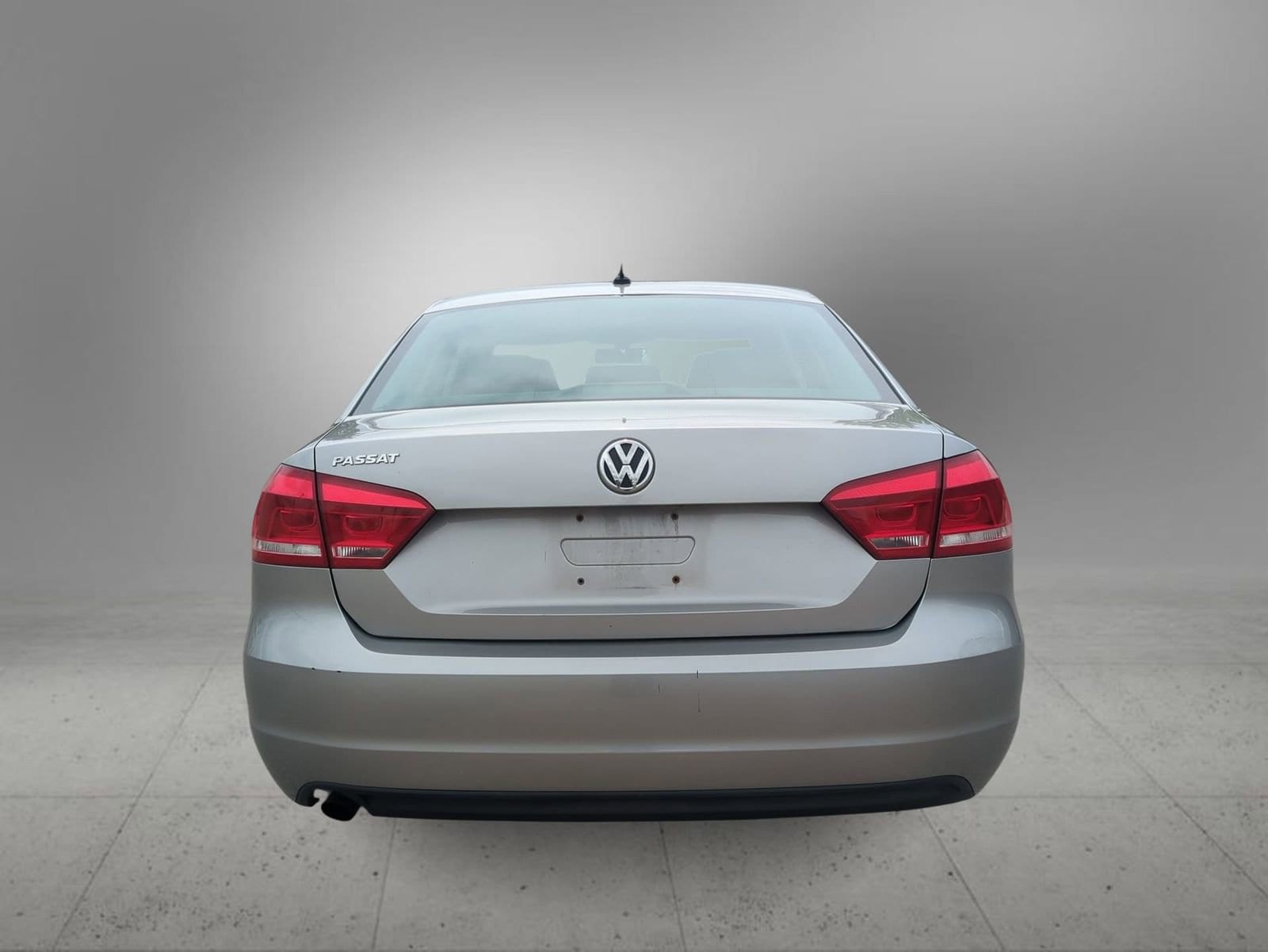 Thumbnail: 2013 Volkswagen Passat - 7