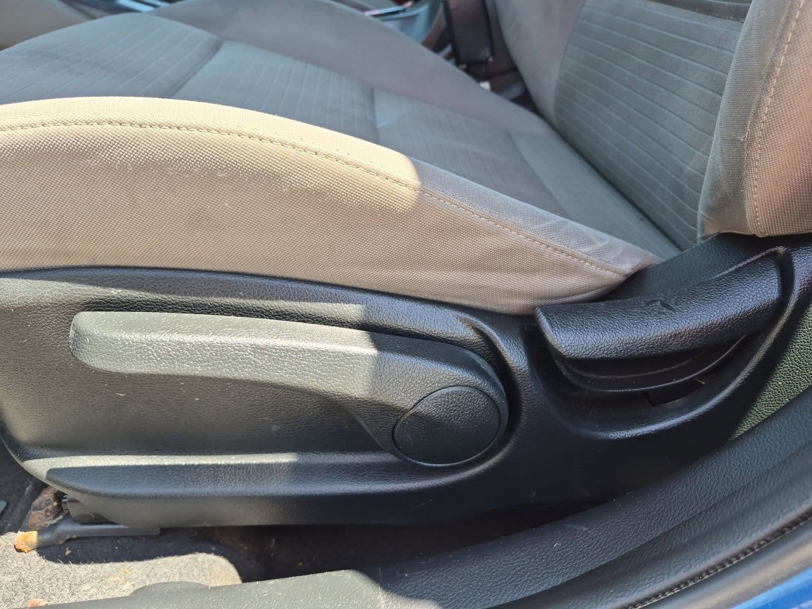 Thumbnail: 2015 Kia Forte - 16