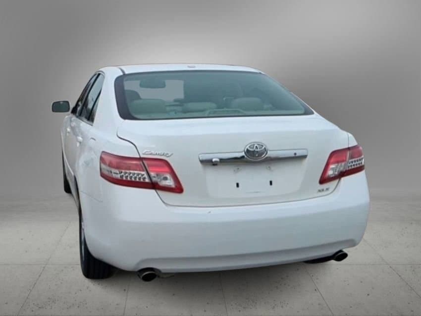 2010 Toyota Camry XLE 7