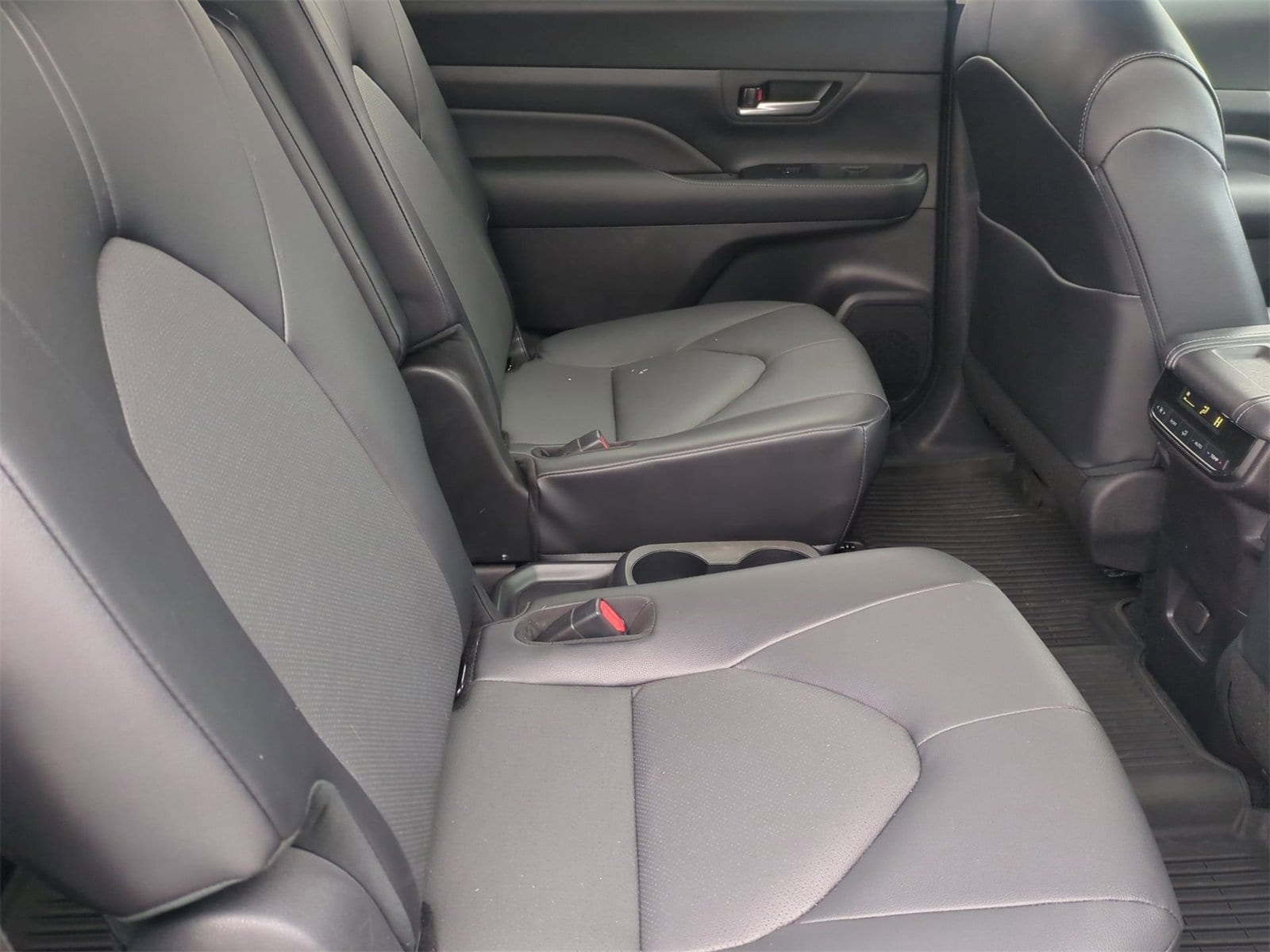 Thumbnail: 2024 Toyota Grand Highlander - 20