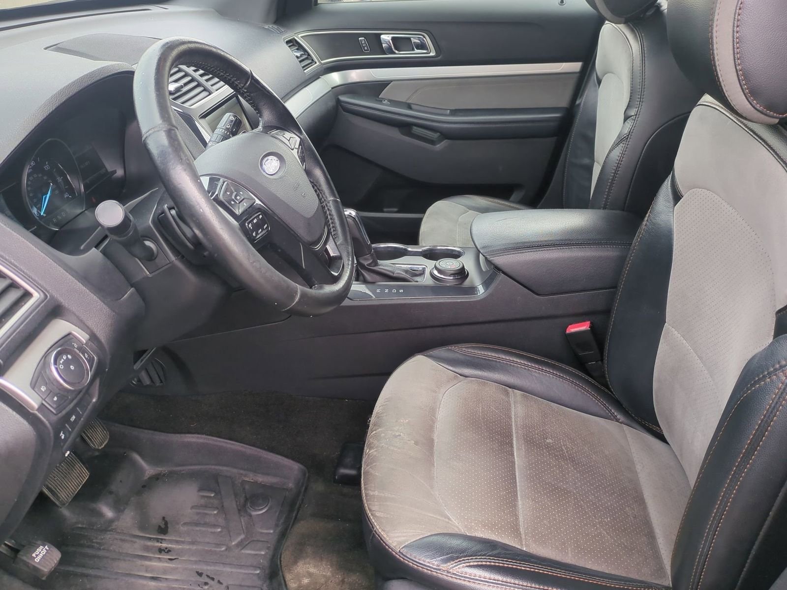 Thumbnail: 2017 Ford Explorer - 16