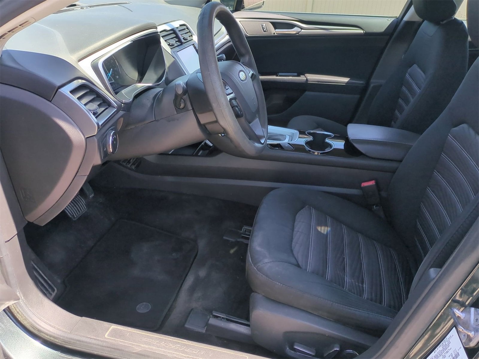Thumbnail: 2016 Ford Fusion - 16