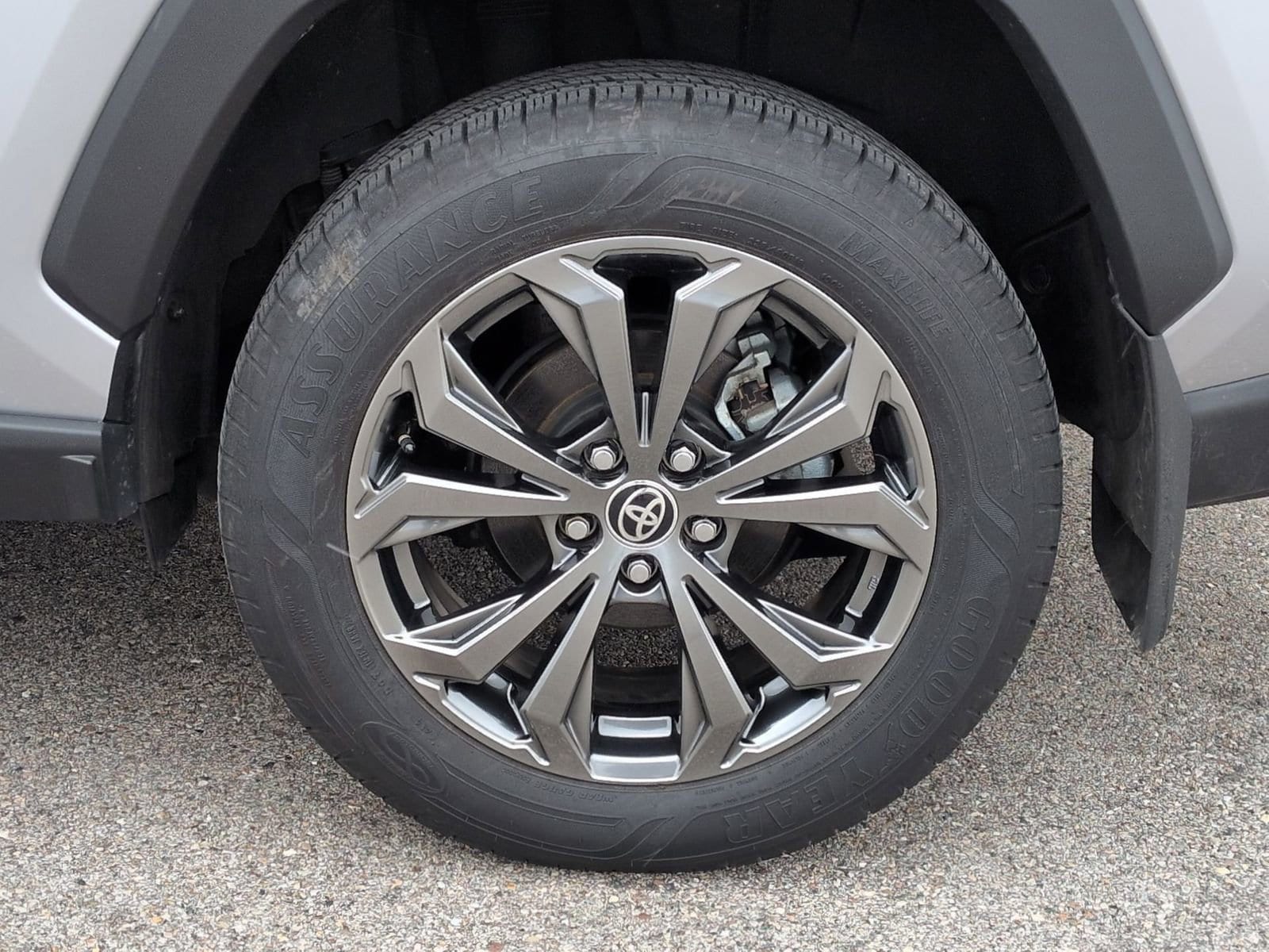 Thumbnail: 2023 Toyota RAV4 - 14