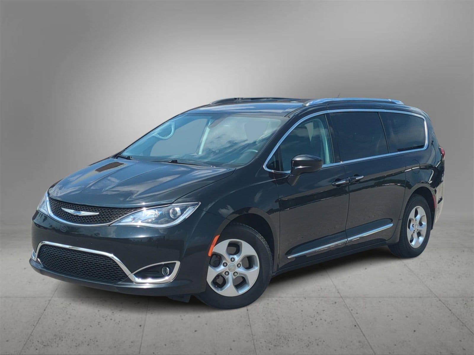 2017 Chrysler Pacifica  -
                  Farmington Hills, MI