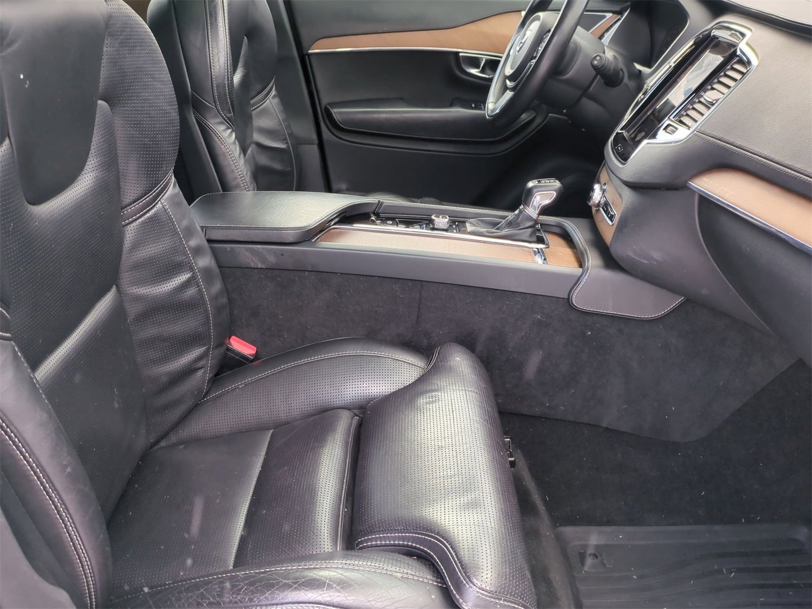 Thumbnail: 2016 Volvo XC90 - 24