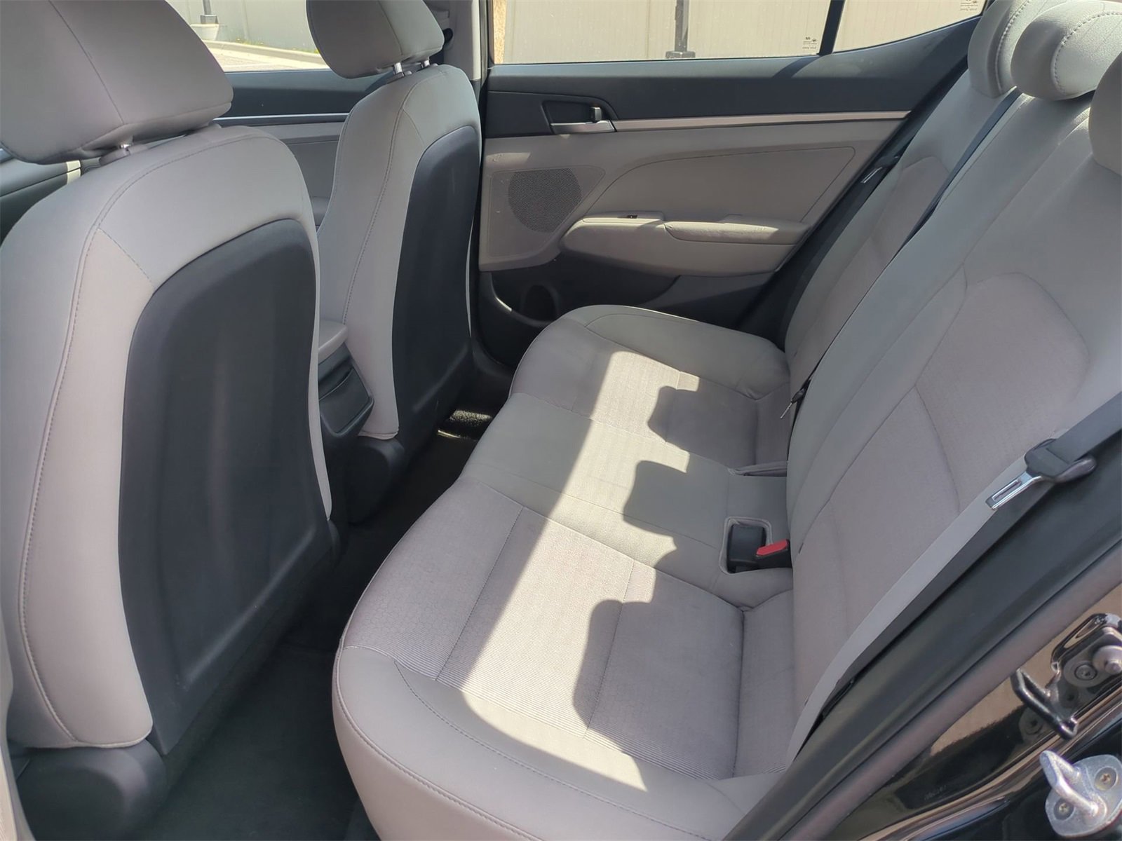 2017 Hyundai Elantra SE 19