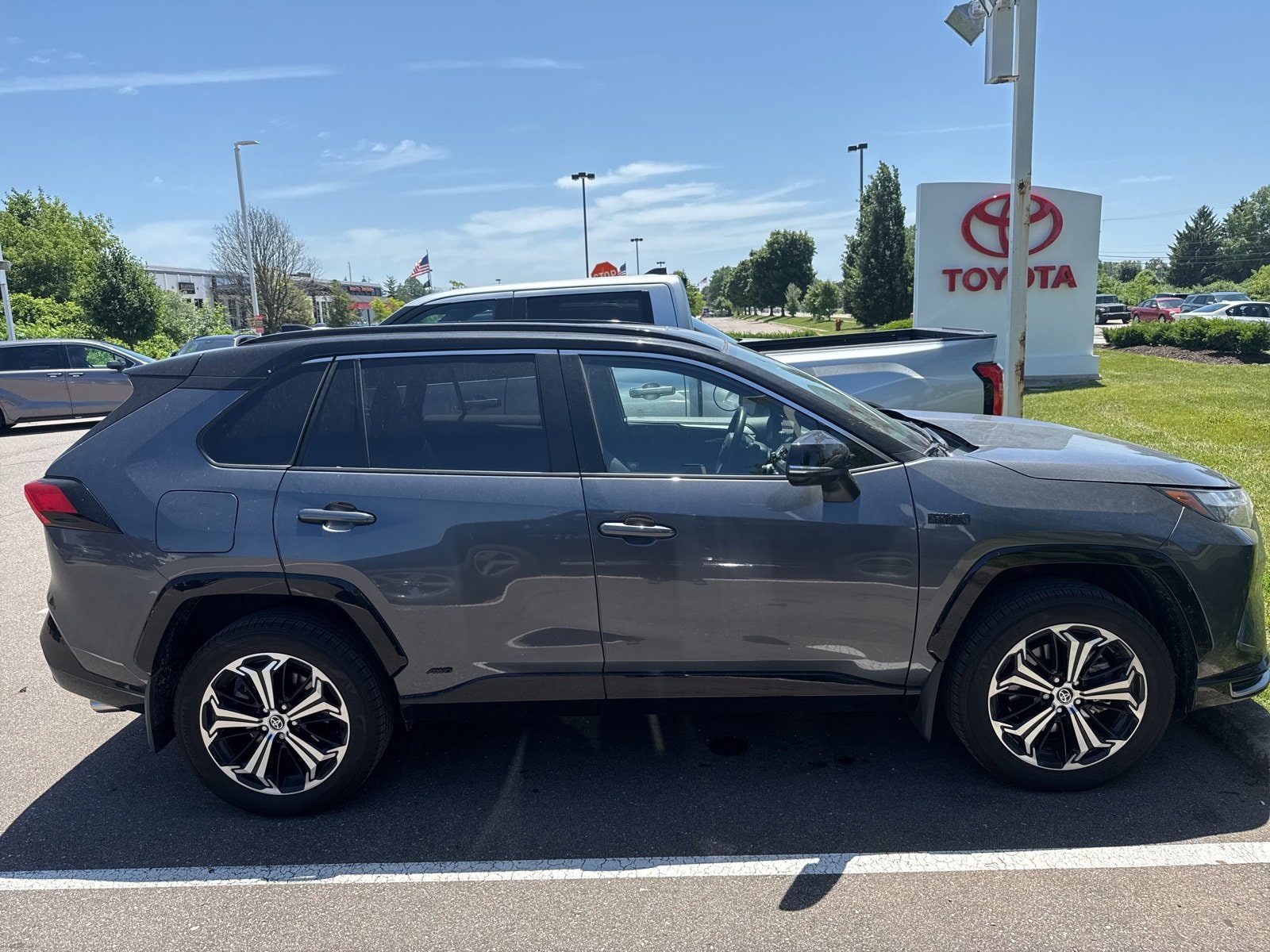 Thumbnail: 2023 Toyota RAV4 - 4