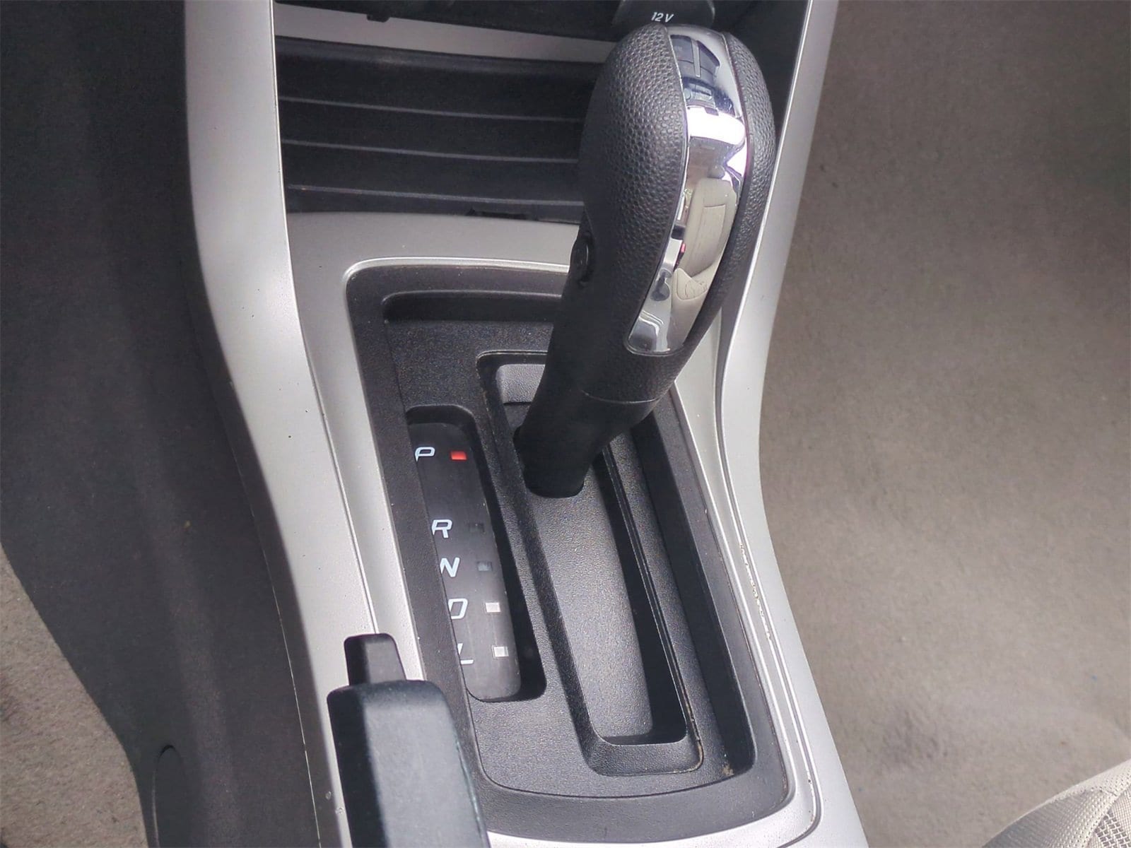 Thumbnail: 2010 Ford Focus - 27