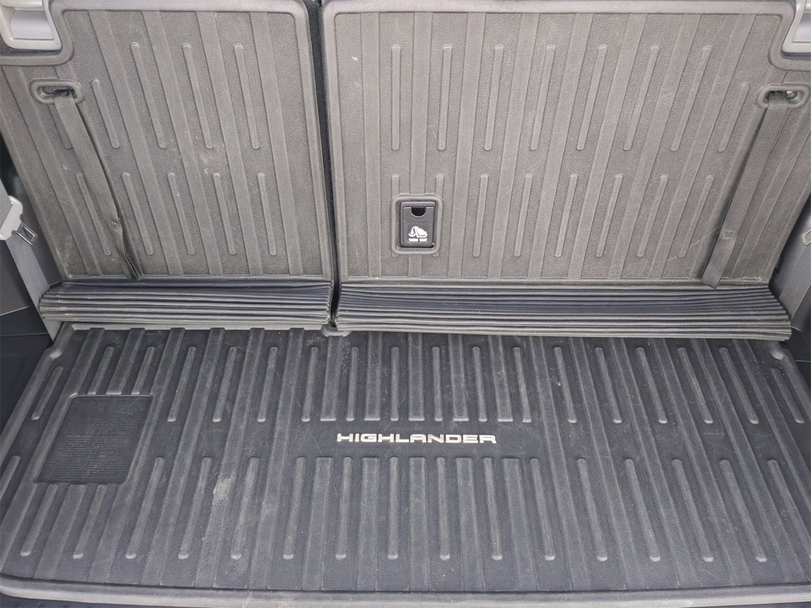 Thumbnail: 2022 Toyota Highlander - 35