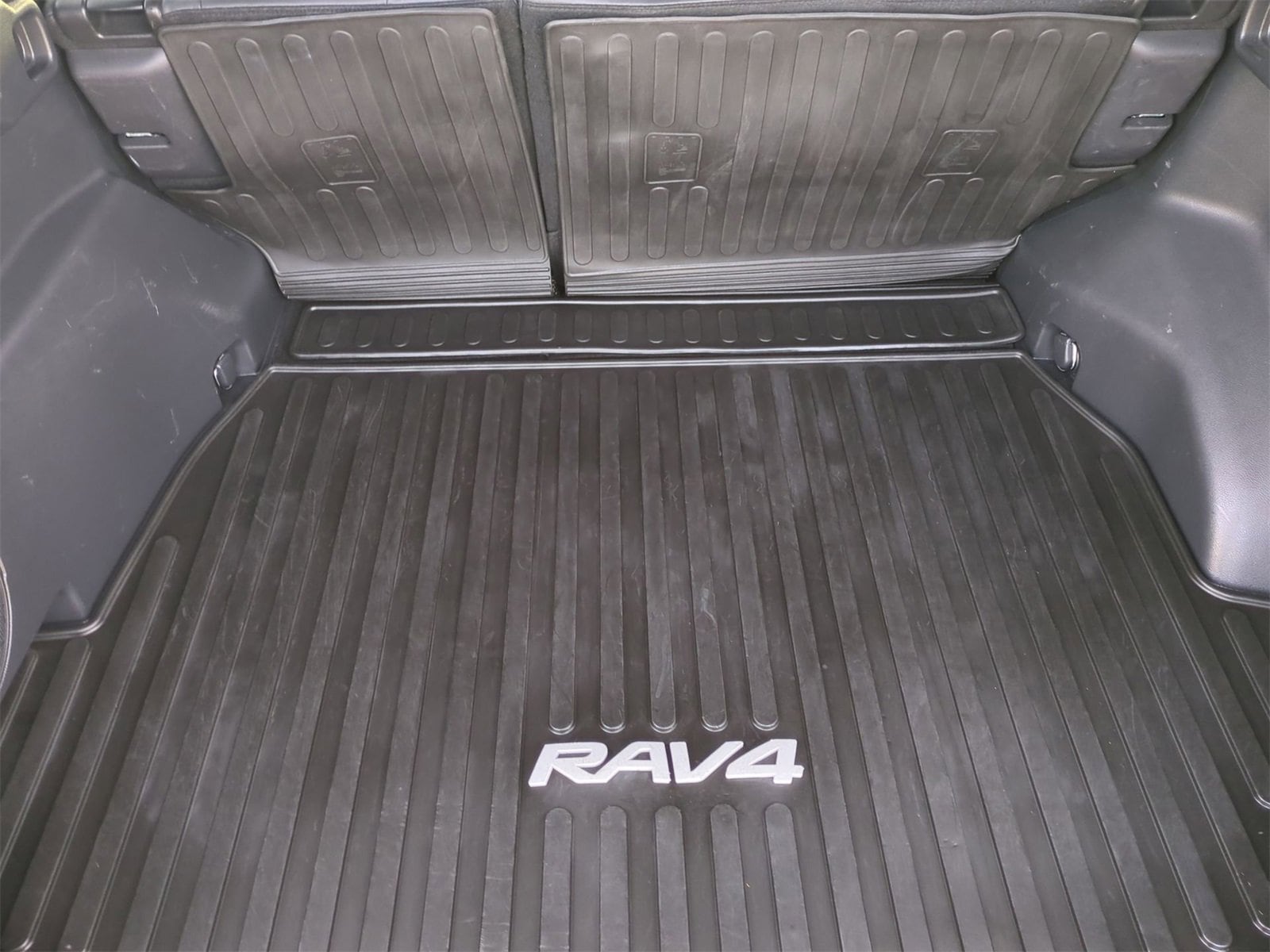 Thumbnail: 2022 Toyota RAV4 - 35