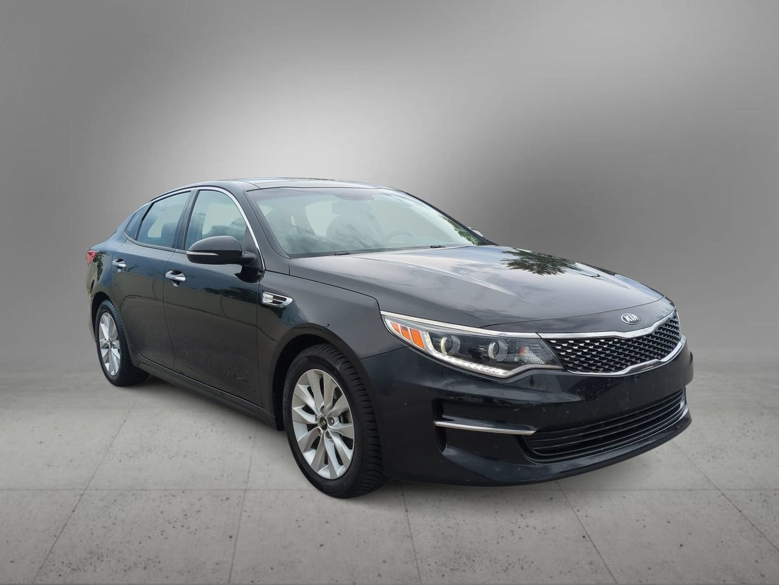 Thumbnail: 2017 Kia Optima - 2