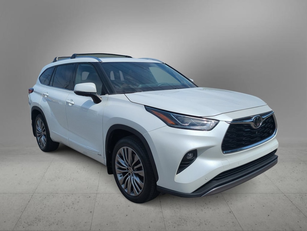 Certified 2022 Toyota Highlander Hybrid Platinum SUV