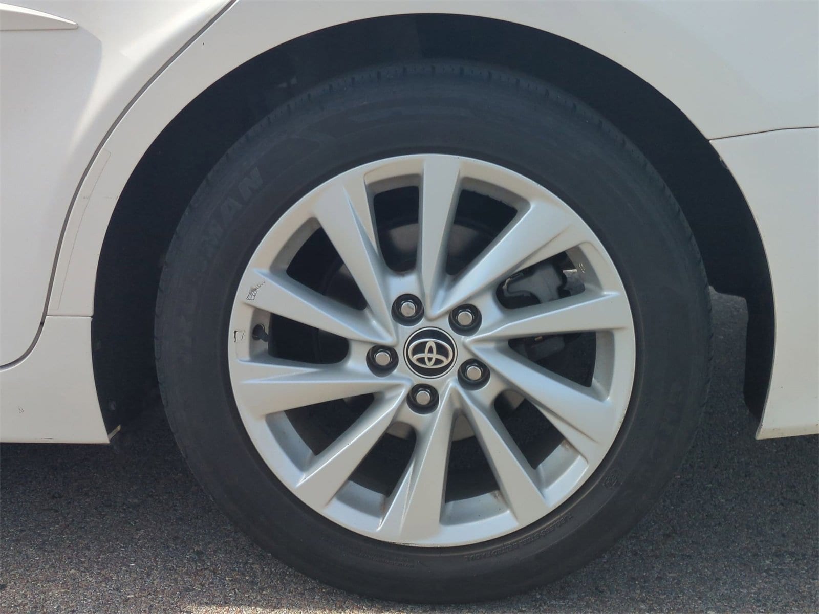 Thumbnail: 2023 Toyota Camry - 14