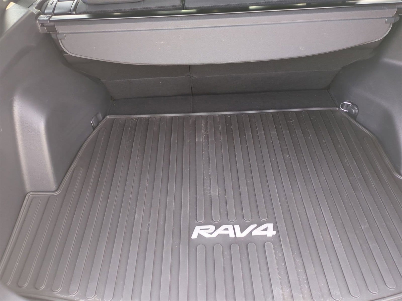 Thumbnail: 2022 Toyota RAV4 - 34