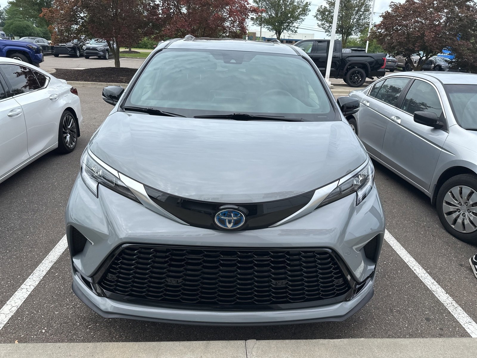 Thumbnail: 2024 Toyota Sienna - 2