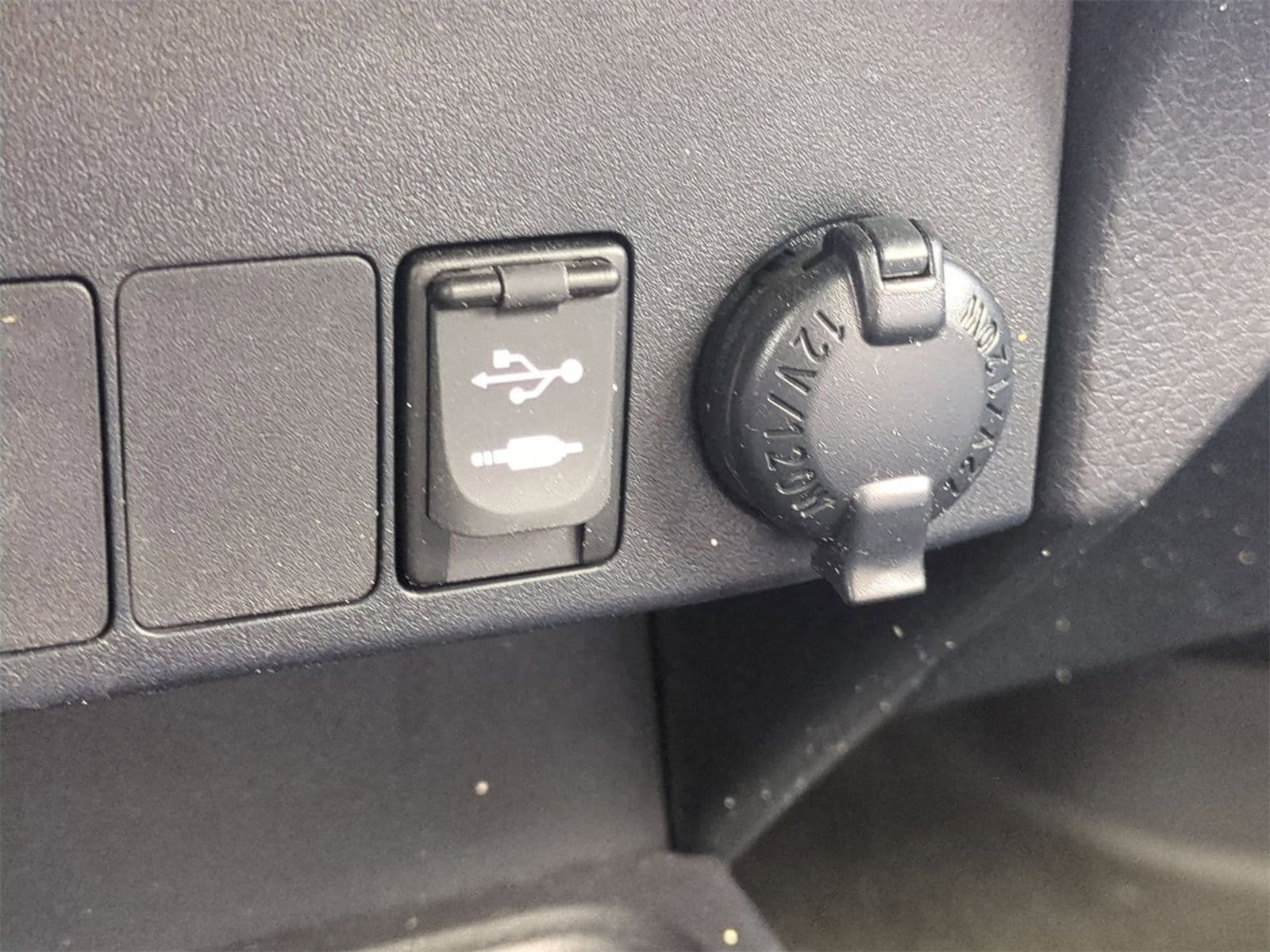 Thumbnail: 2013 Toyota RAV4 - 29