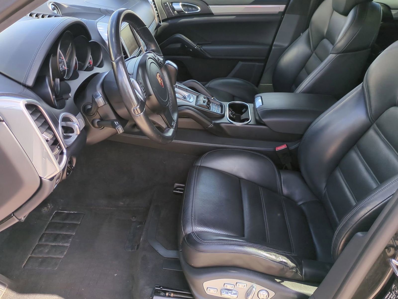 Thumbnail: 2014 Porsche Cayenne - 16