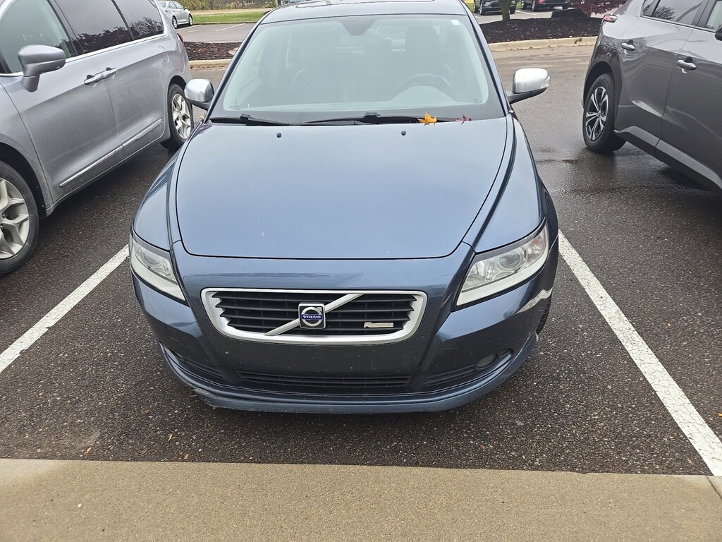 Used 2009 Volvo S40 T5 R-Design Sedan