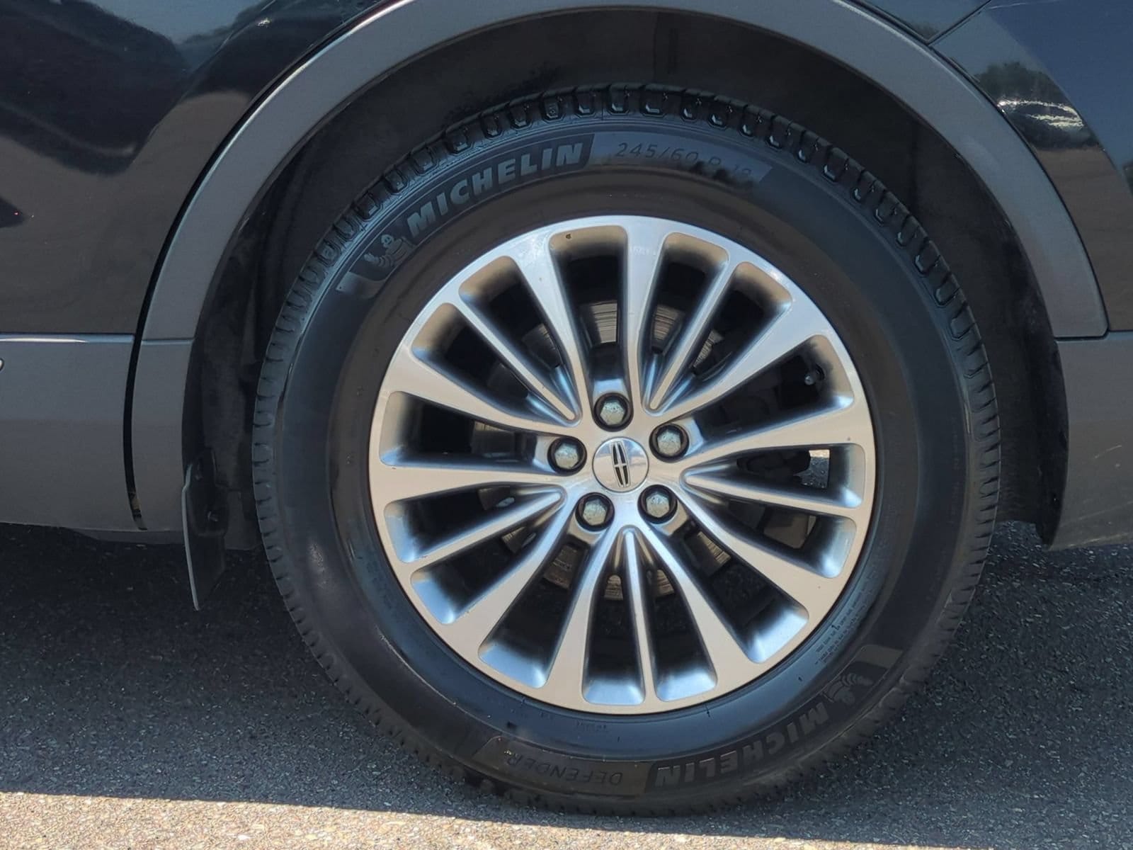 Thumbnail: 2016 Lincoln MKX - 14