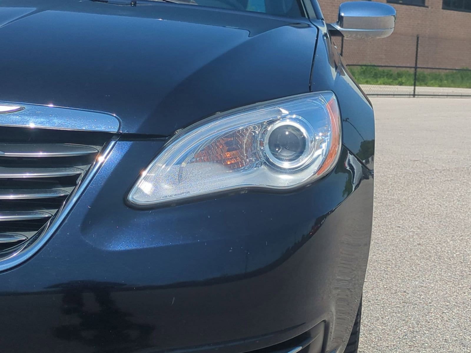 Thumbnail: 2012 Chrysler 200 - 11