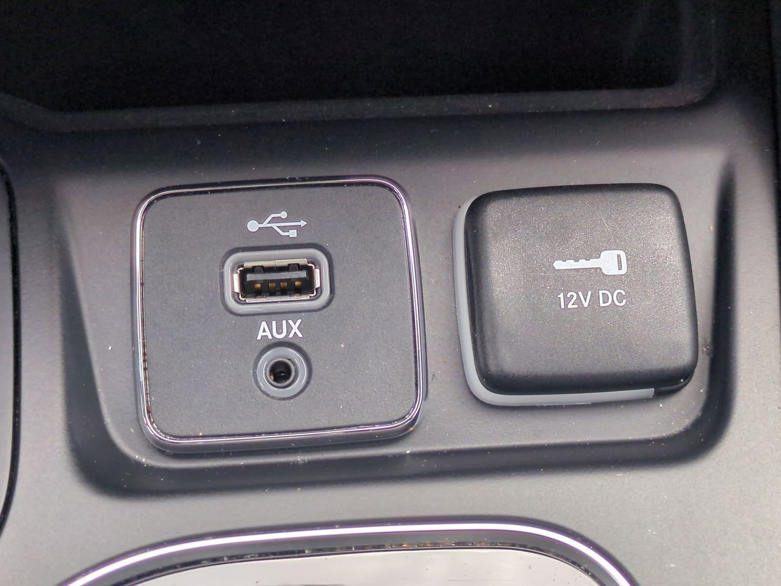 Thumbnail: 2019 Jeep Cherokee - 30