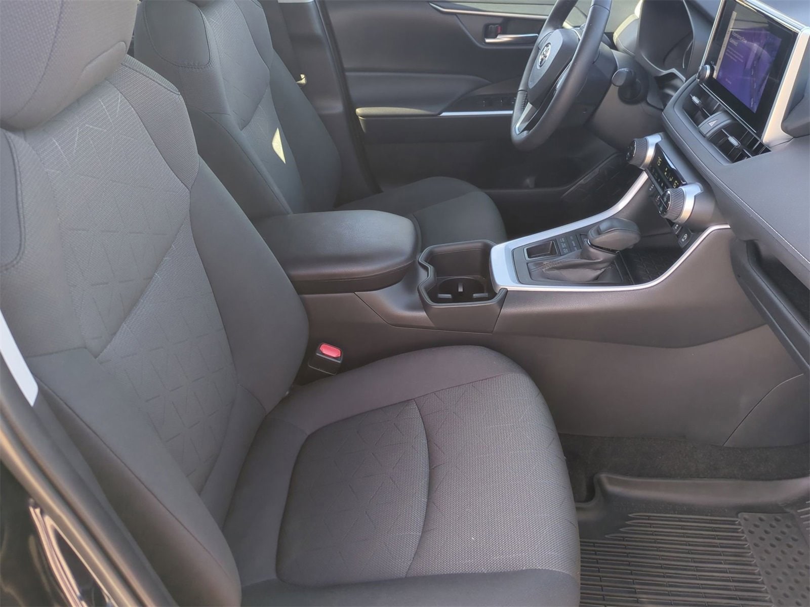 Thumbnail: 2023 Toyota RAV4 - 23