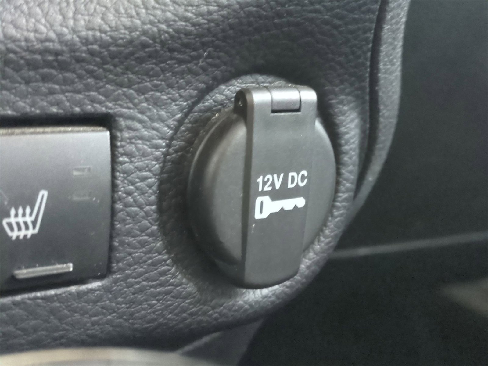 Thumbnail: 2015 Jeep Wrangler - 28