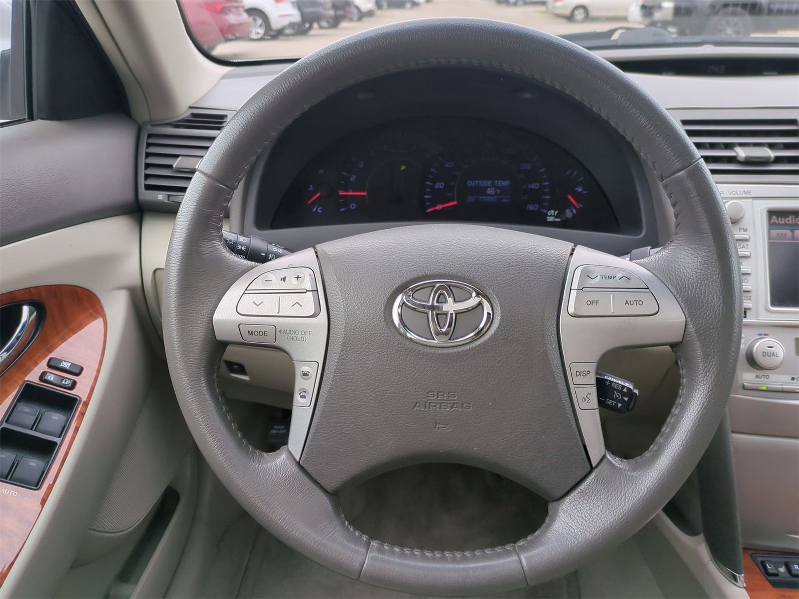 2010 Toyota Camry XLE 24