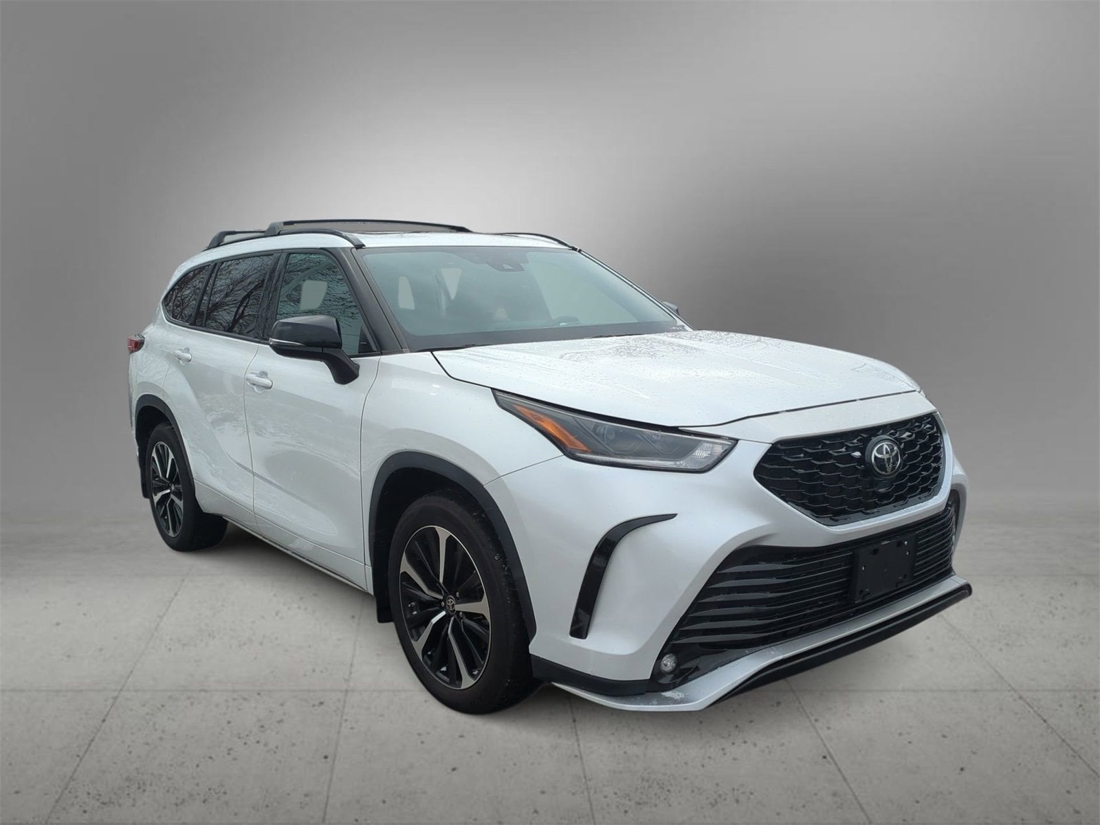 Thumbnail: 2022 Toyota Highlander - 2