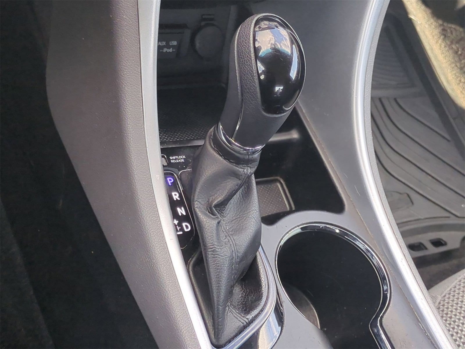 Thumbnail: 2013 Hyundai Sonata - 29