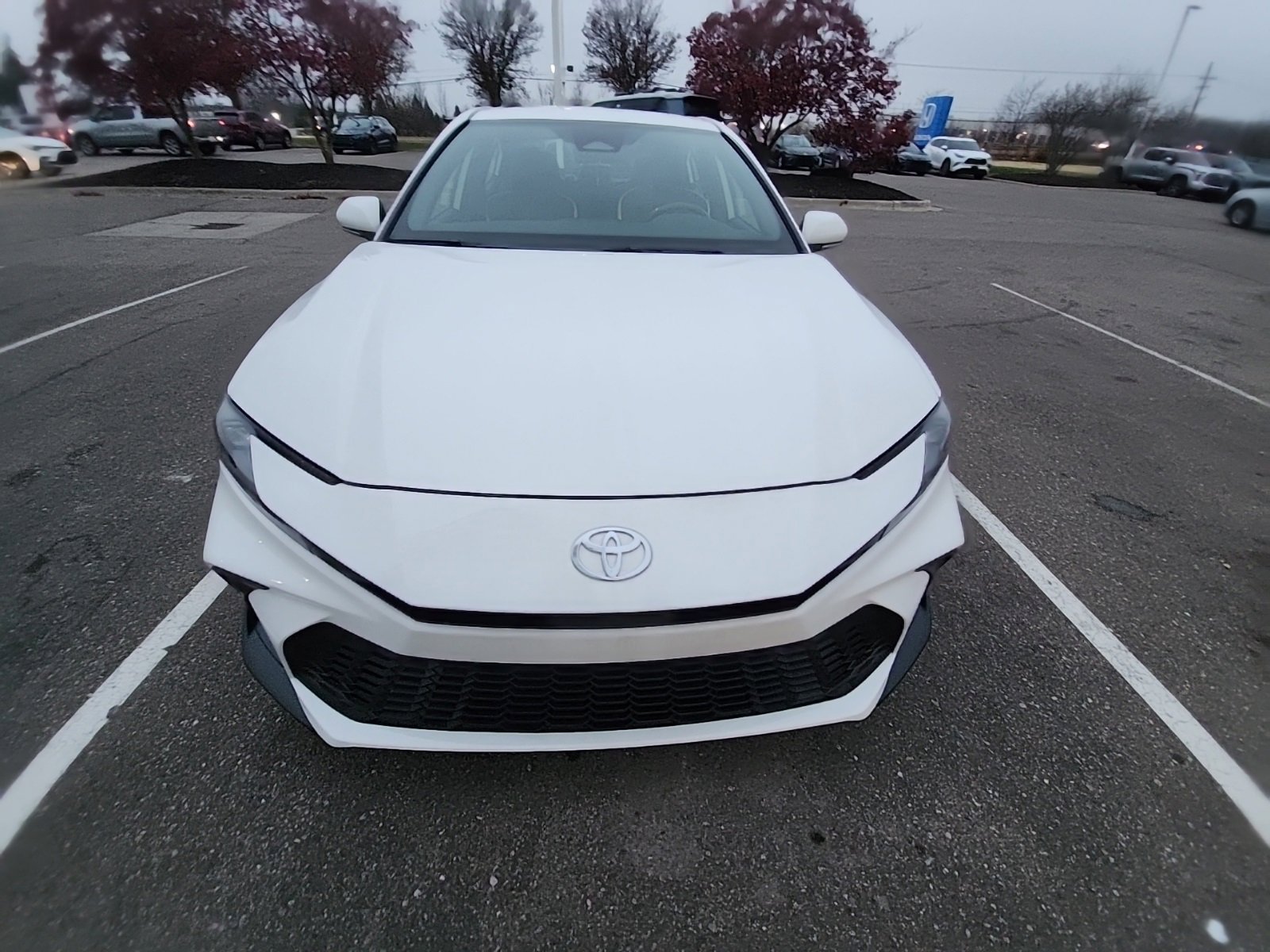 2025 Toyota Camry SE photo 2