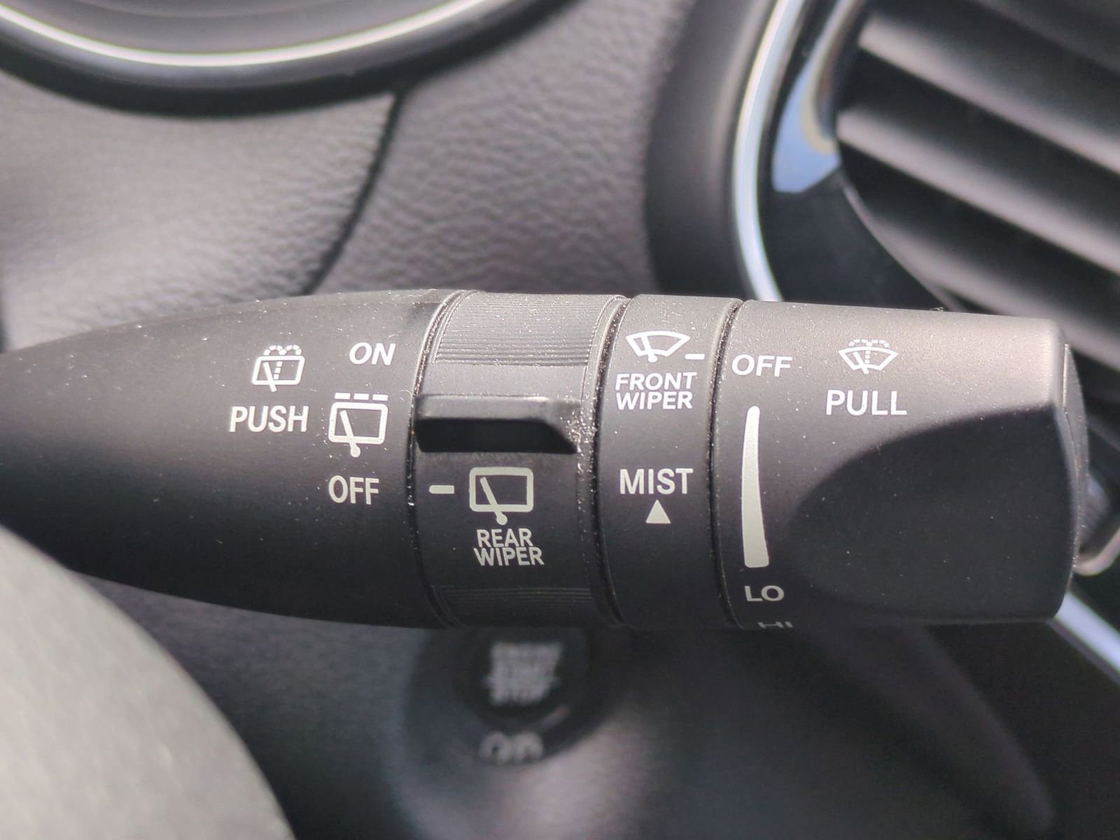 Thumbnail: 2019 Jeep Cherokee - 25