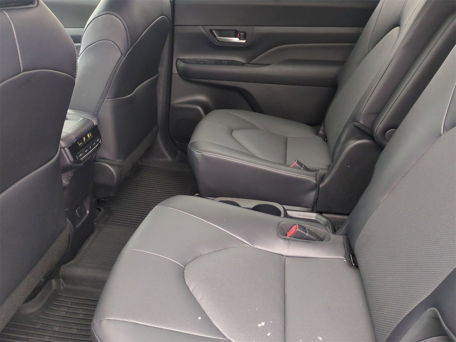 Thumbnail: 2024 Toyota Grand Highlander - 19