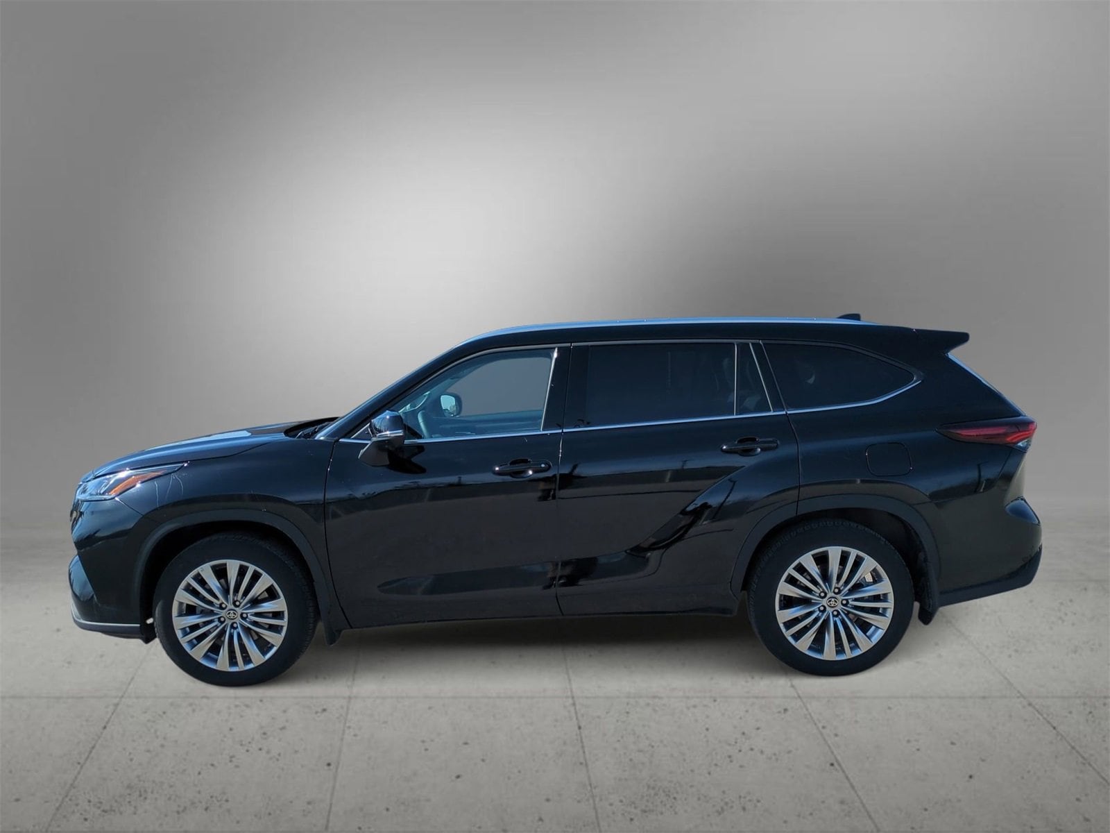 Thumbnail: 2025 Toyota Highlander - 5