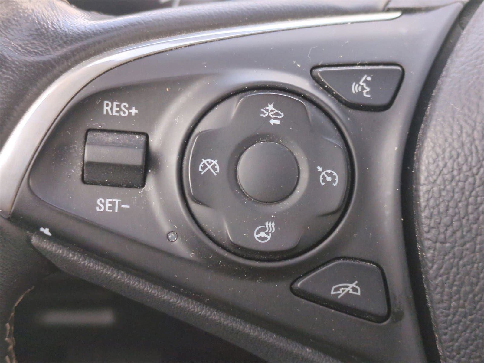 Thumbnail: 2017 Buick Envision - 25