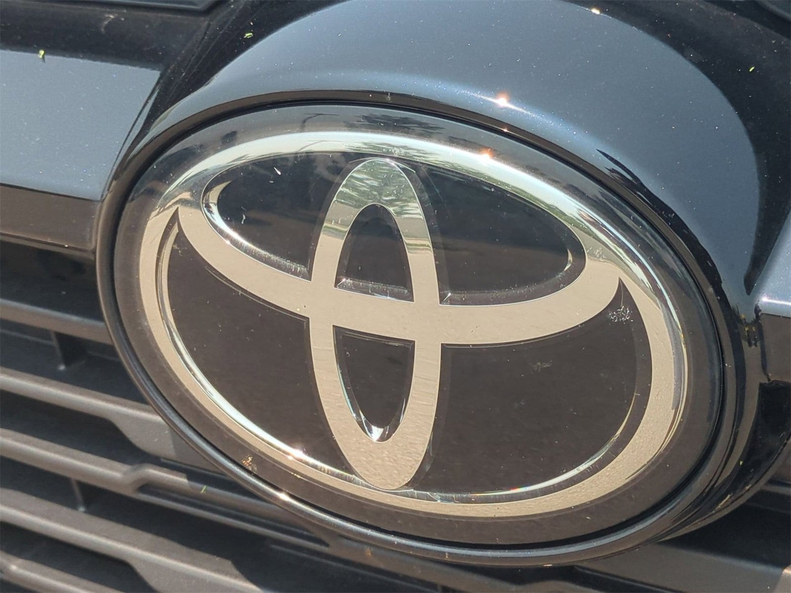 Thumbnail: 2022 Toyota RAV4 - 12